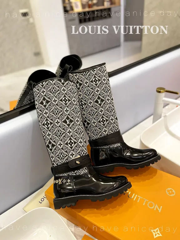 Louis Vuitton Shoe 